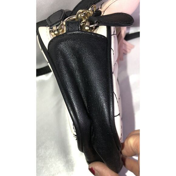 Luv Betsey Johnson Cross Body Purse Quilted 2 Sects Heart Tassel Bag Charm 6x7 - Picture 8 of 13